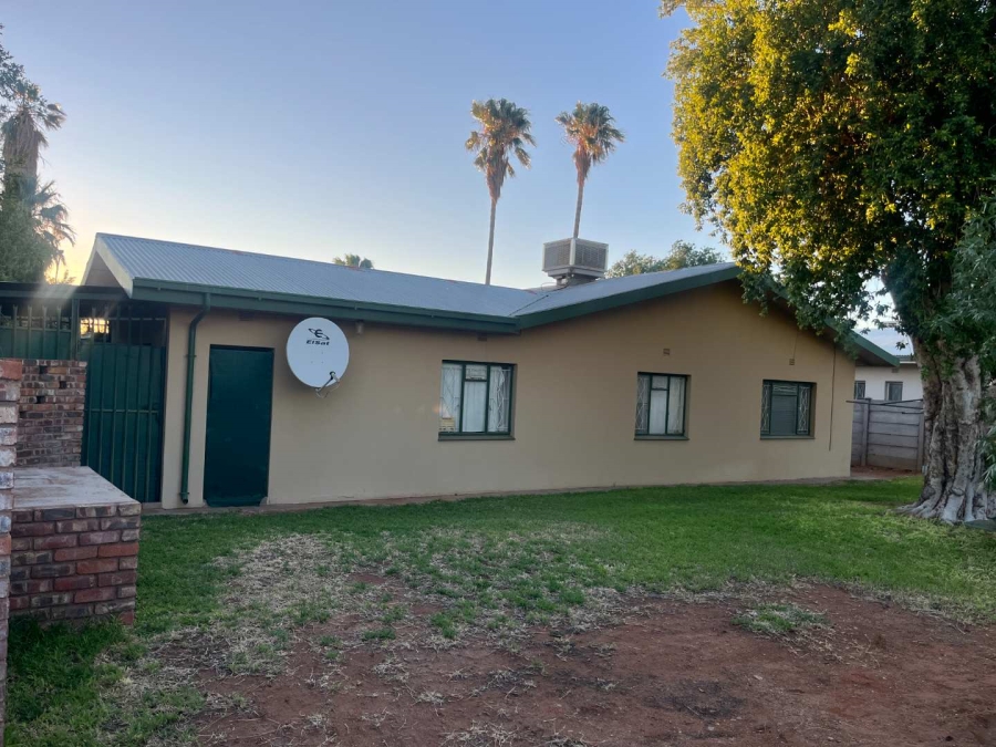 3 Bedroom Property for Sale in Flora Park Northern Cape